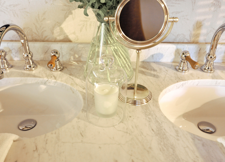 ¿Por qué elegir una encimera de mármol para decorar el baño?